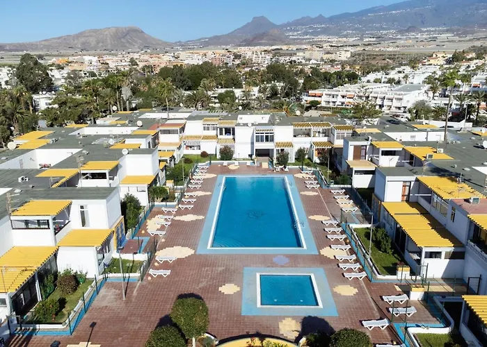 Home2book Stylish דירה